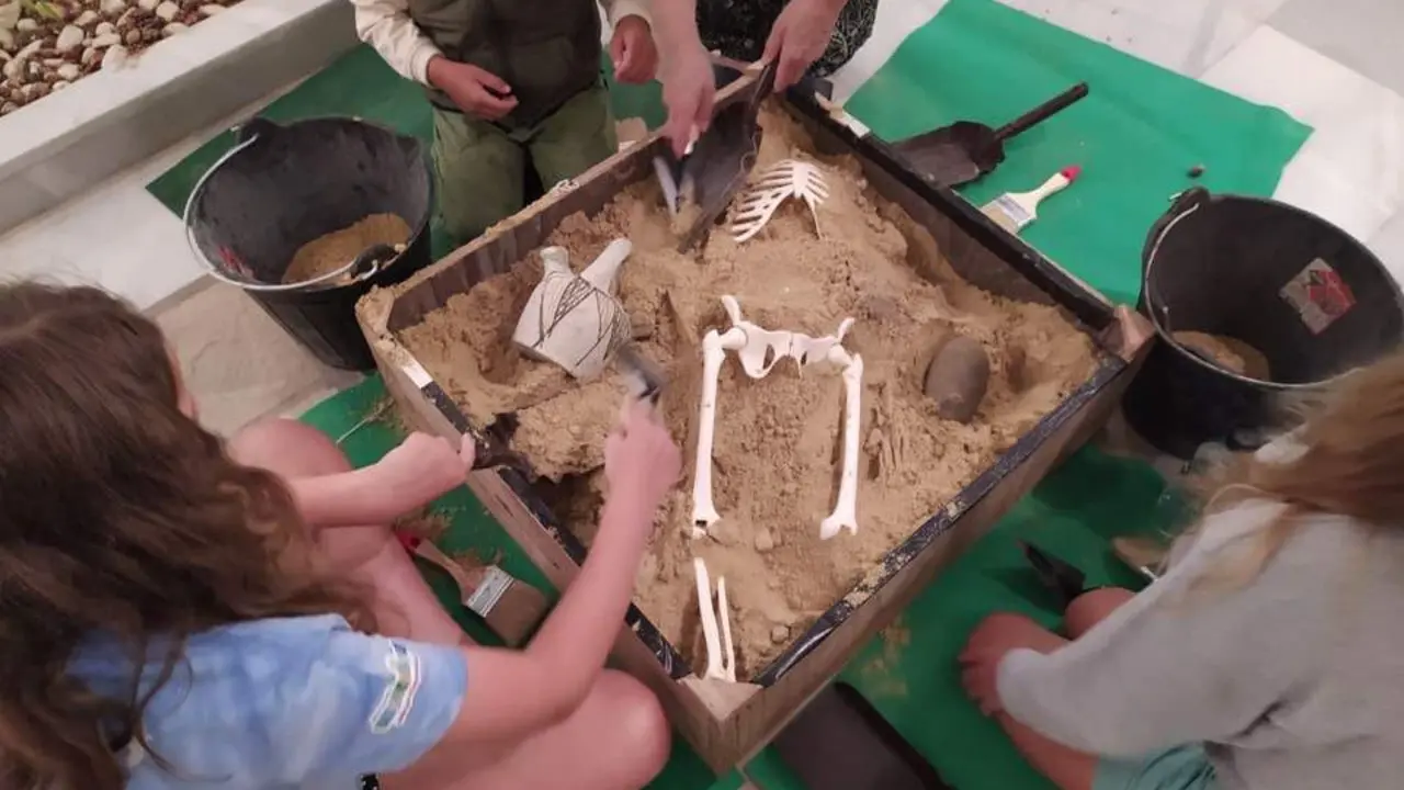 Los peque&ntilde;os participaron en un taller de arqueolog&iacute;a.  - 