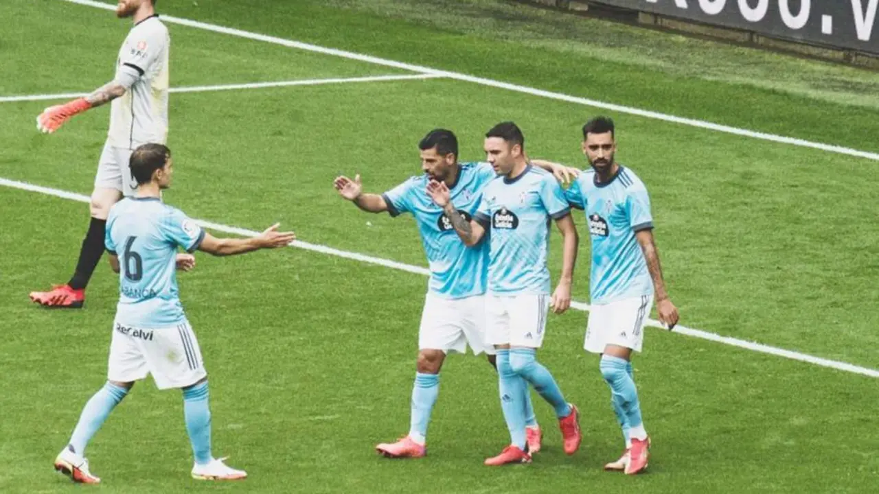 Nolito -en el centro- celebra el gol de Aspas -a su izquierda- - RC Celta