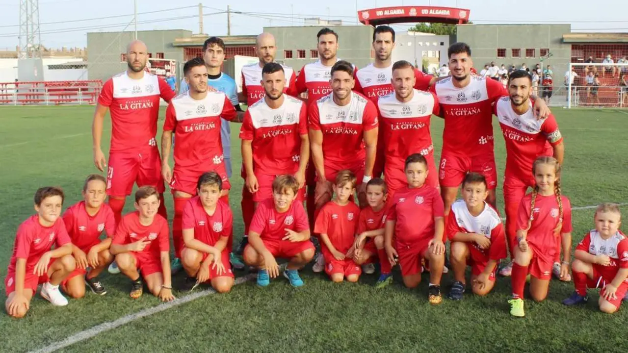 Once inicial de la UD Algaida con jugadores de la cantera antes del amistoso - Ra&uacute;l J. Bustillos
