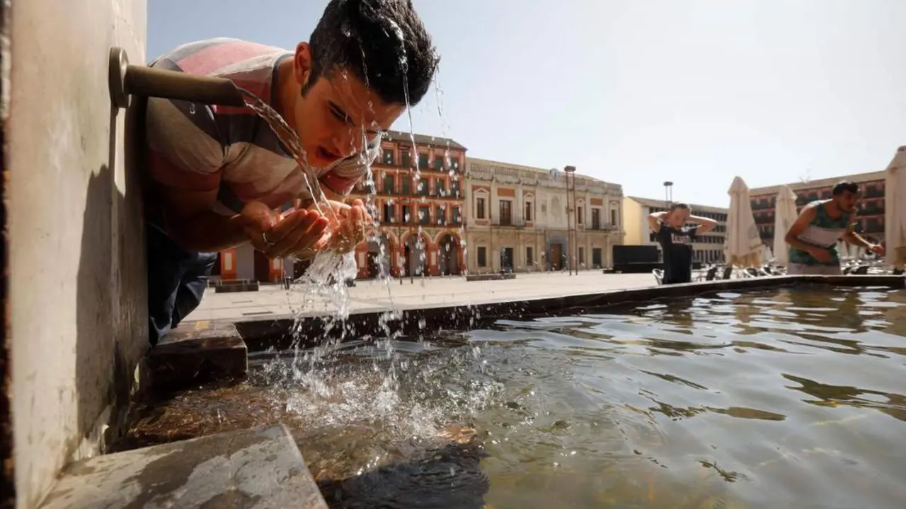 Ola de calor en C&oacute;rdoba. - EFE