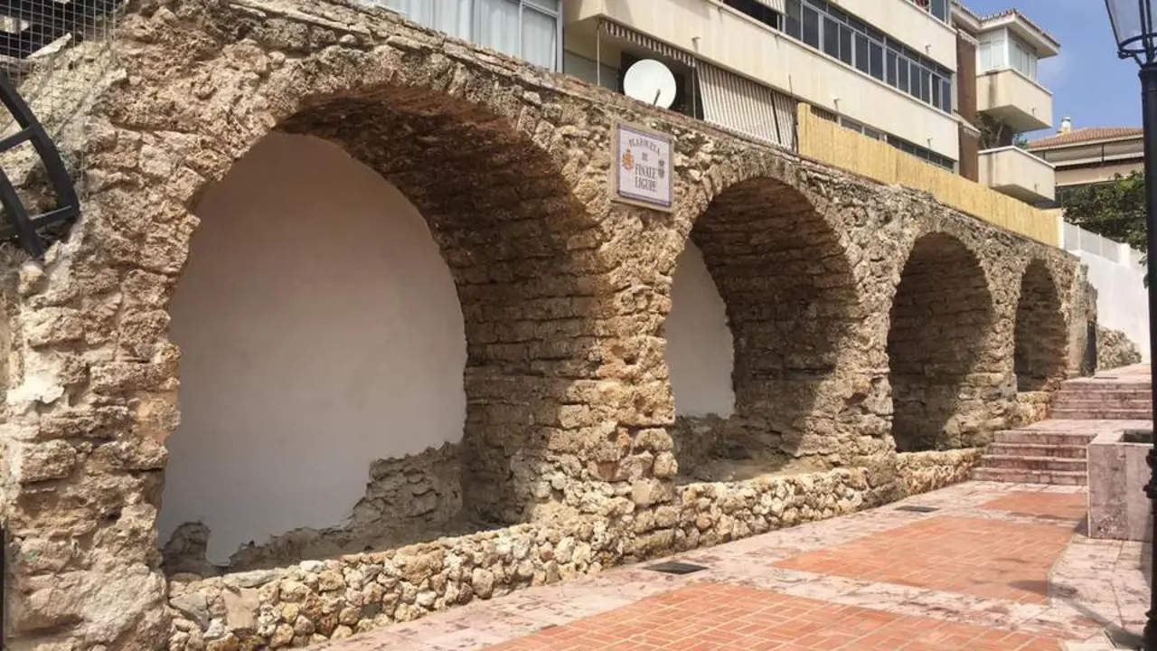 Acueducto Finale Ligure. - Ayto. Benalm&aacute;dena