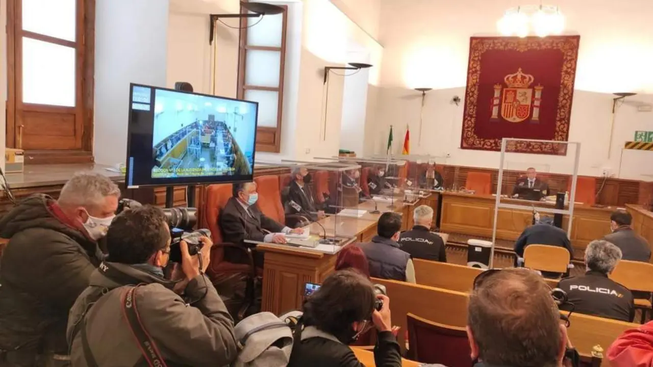 Inicio del juicio con jurado popular contra un hombre acusado de asesinar a su pareja en D&uacute;rcal - EP