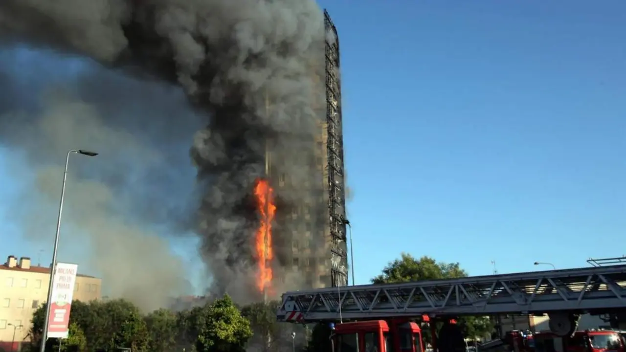 Incendio en Mil&aacute;n. - EFE