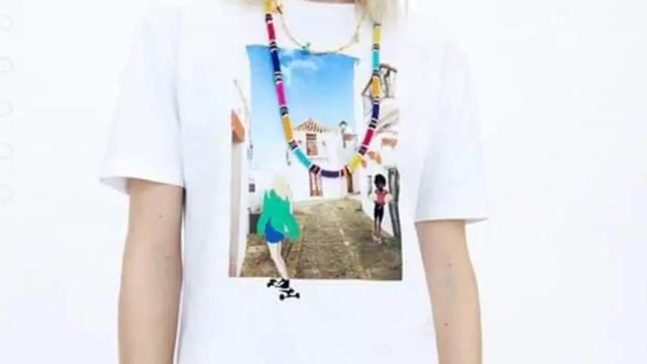 Camiseta de Zara con la imagen de Vejer. - Zara