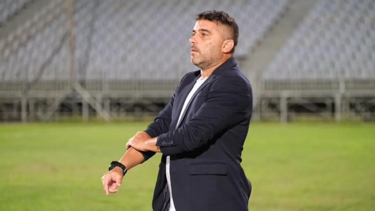 Emilio Fajardo, durante el partido de este domingo en el Pedro Garrido. - Cristo Garc&iacute;a