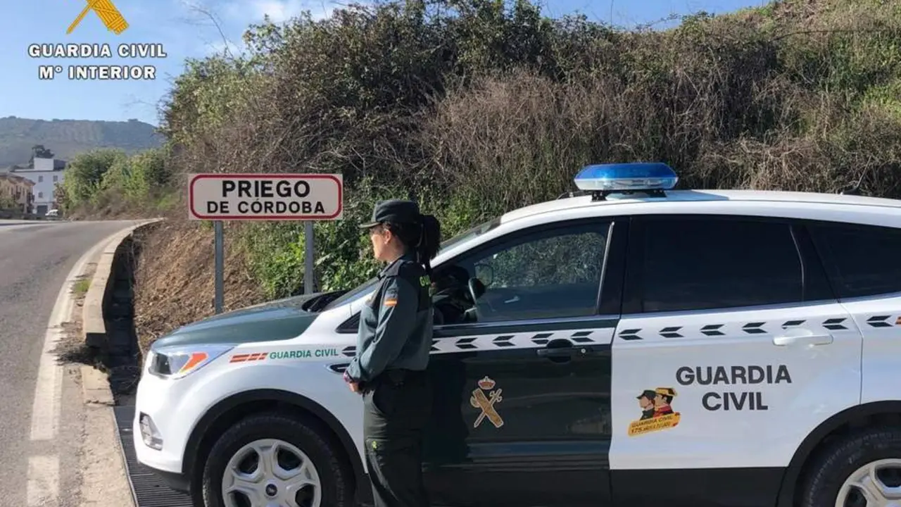 Una patrulla de la Guardia Civil en Priego de C&oacute;rdoba. - GUARDIA CIVIL