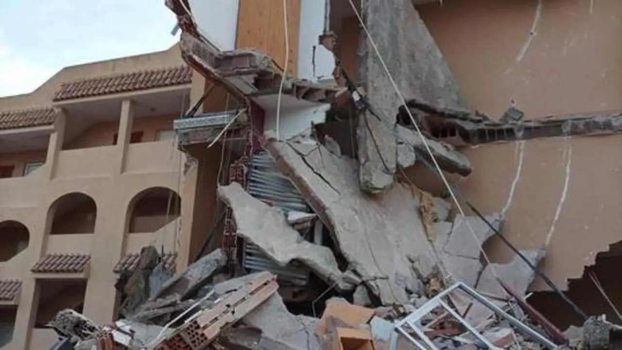 Edificio derrumbado en Pe&ntilde;&iacute;scola. - AYUNTAMIENTO DE PE&Ntilde;&Iacute;COLA