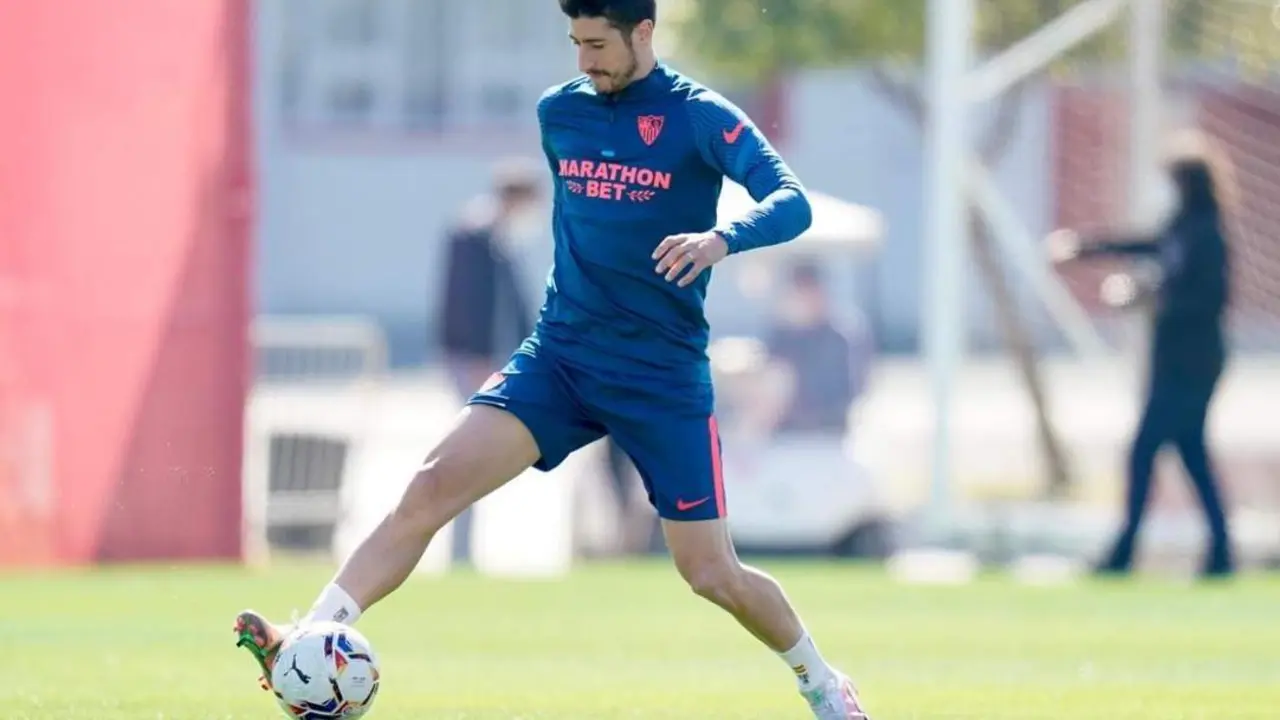 Sergio Escudero durante un entrenamiento en la ciudad deportiva. - sfc