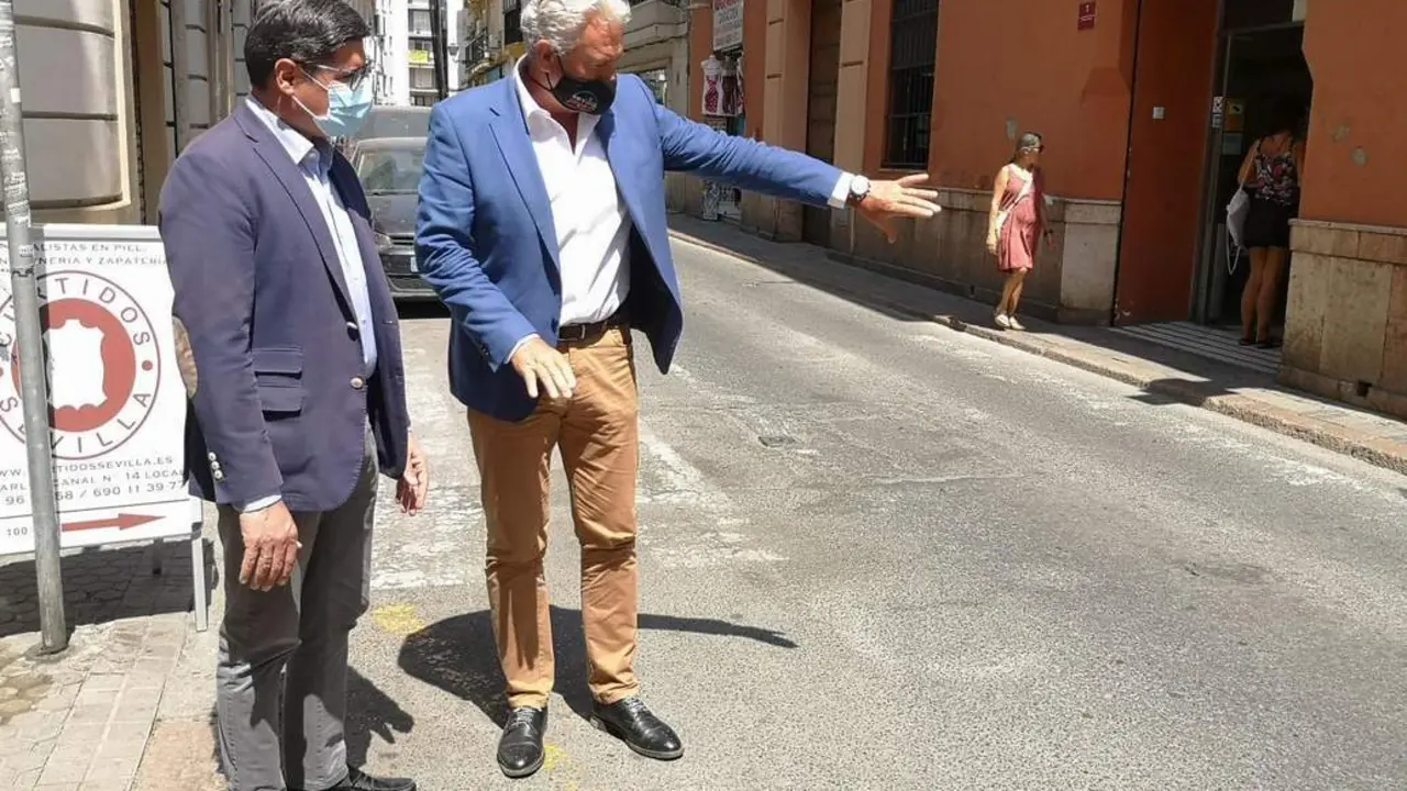 El portavoz de Cs en el Ayuntamiento, &Aacute;lvaro Pimentel, en la calle Zaragoza. - Cs