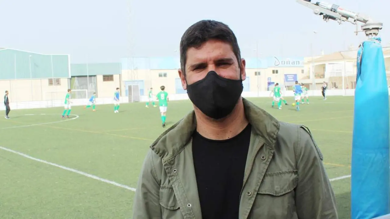 Chiqui, director del Atl&eacute;tico Sanluque&ntilde;o, valora el compromiso de los jugadores - Ra&uacute;l J. Bustillos