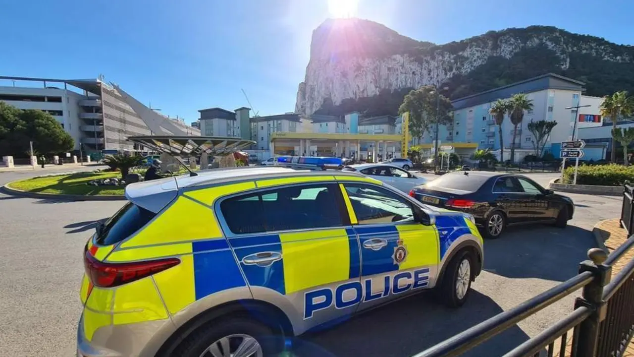 Polic&iacute;a Real de Gibraltar. | AI