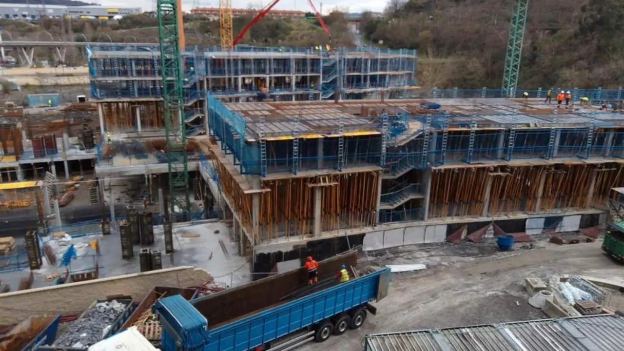 Obras de construcci&oacute;n de viviendas. - Europa Press
