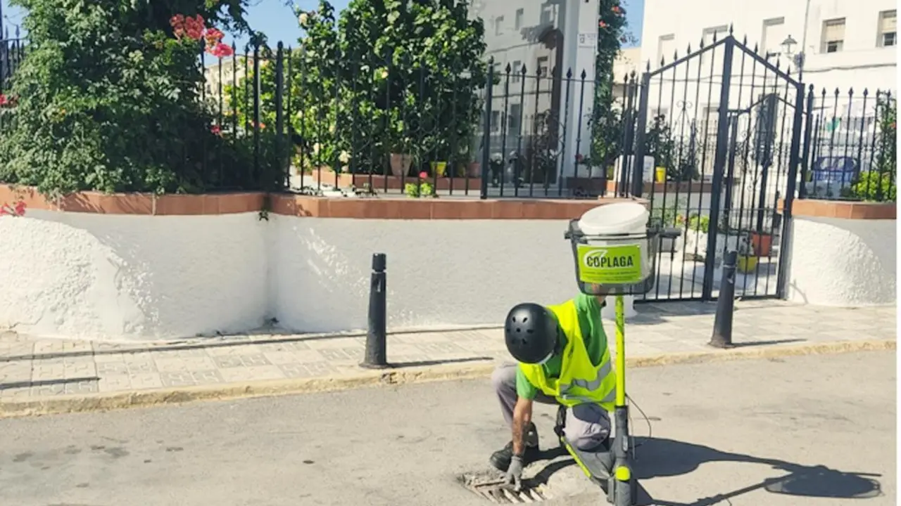 Trabajos de fumigaci&oacute;n. - A.I.