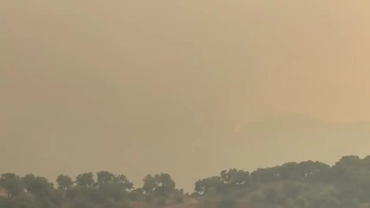 El alcalde de Genalguacil critica que el incendio "se descontrola en la zona"
