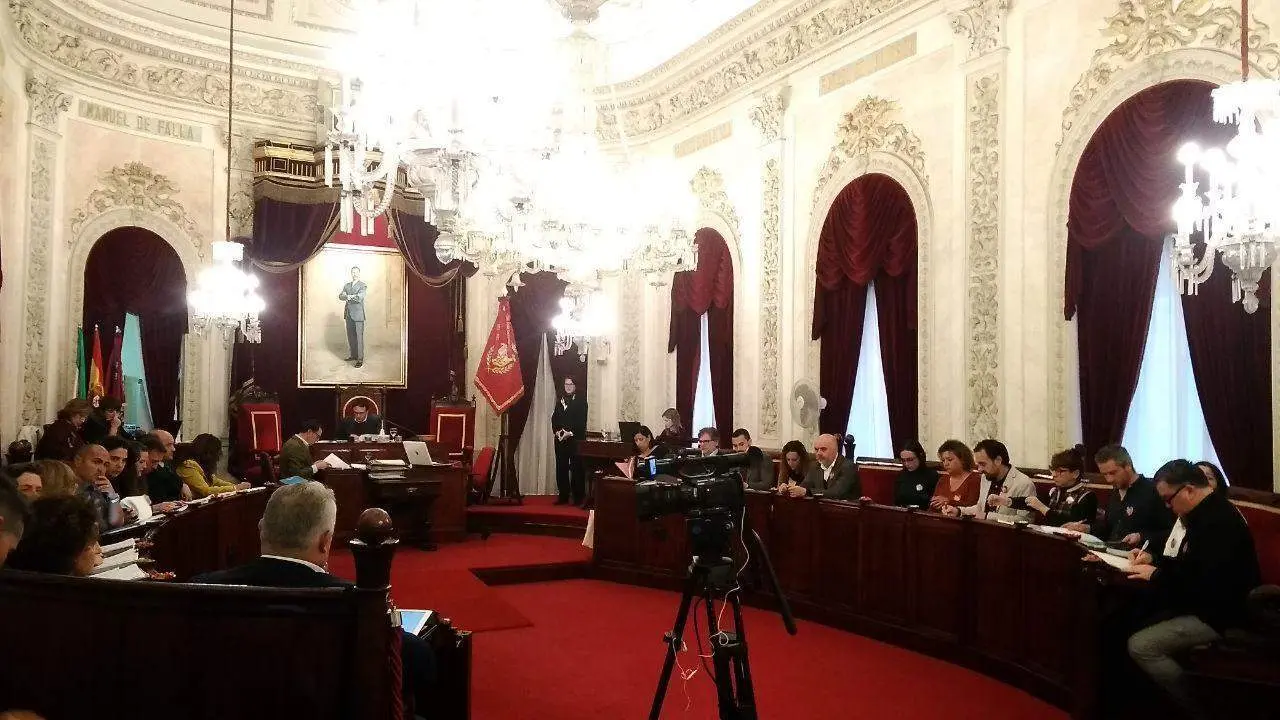 Pleno en el Ayuntamiento de C&aacute;diz. - 