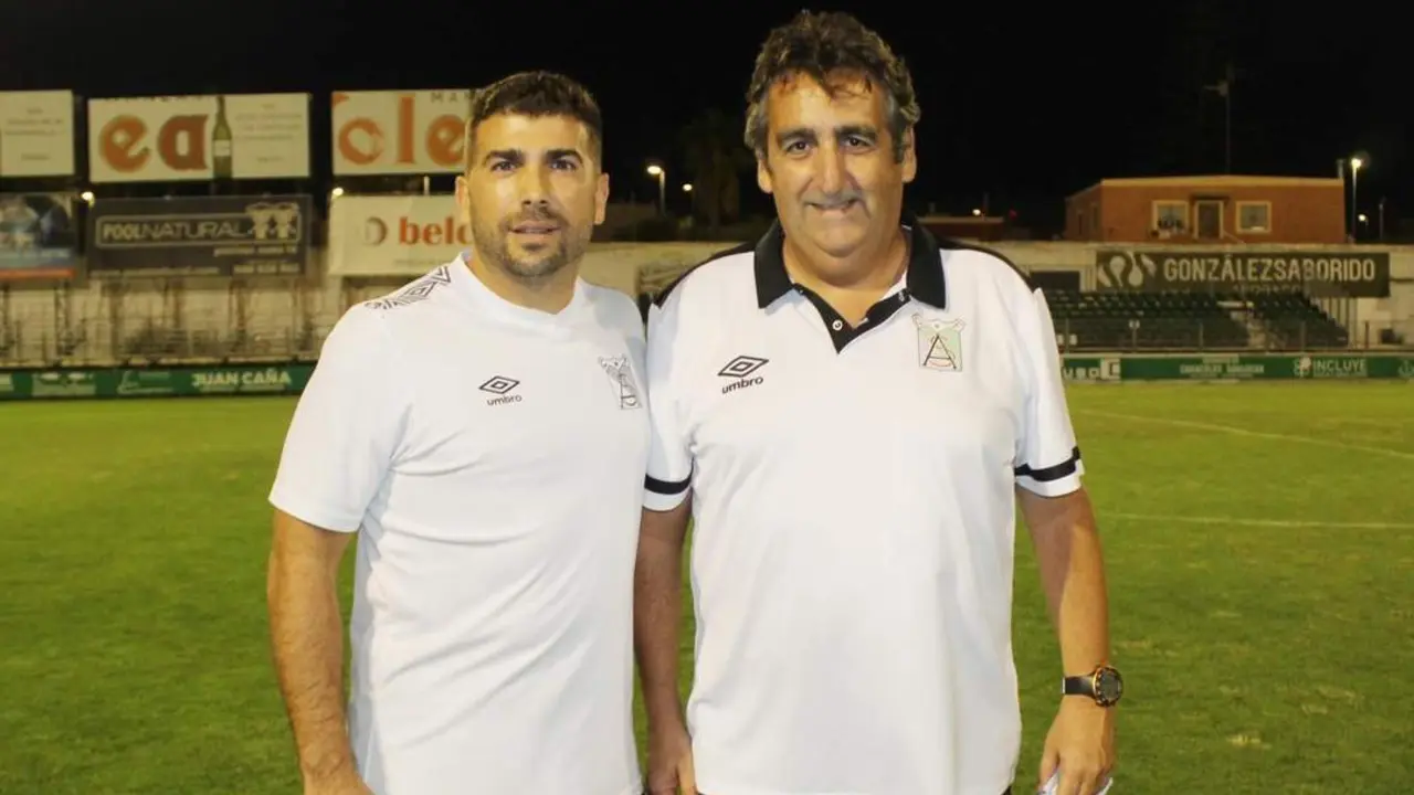 Baldo, entrenador del senior femenino, y Buenaventura, del masculino - Ra&uacute;l J. Bustillos