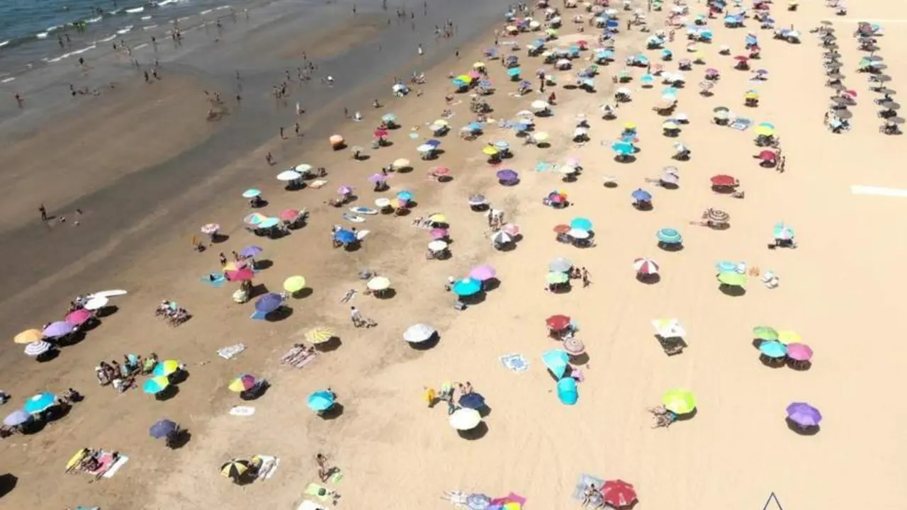 Vista a&eacute;rea de una playa de Punta Umbr&iacute;a. - AYUNTAMIENTO DE PUNTA UMBR&Iacute;A