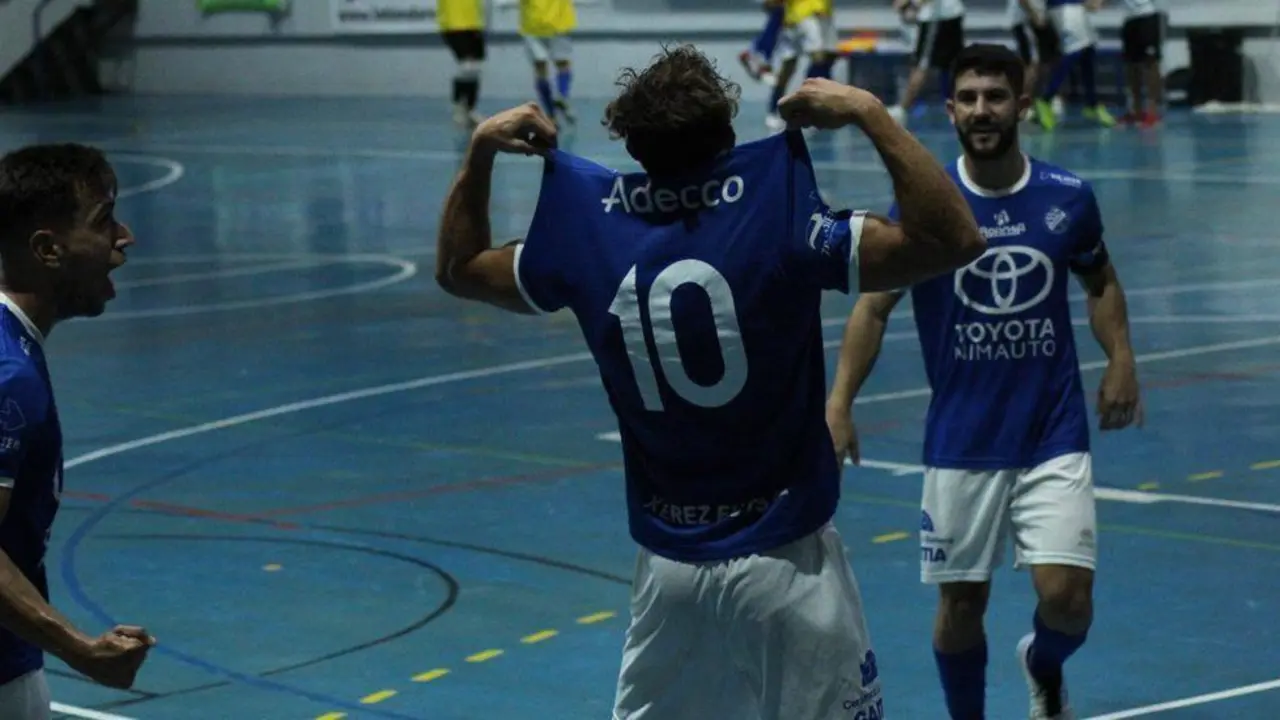El Xerez Toyota Nimauto se impuso al C&aacute;diz en el primer partido de la temporada. - xerezdfc.com