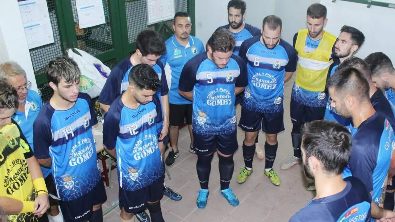 Los 'divinos' poco antes de afrontar el encuentro ante el San Jos&eacute; Obrero en El Picacho - Ra&uacute;l J. Bustillos
