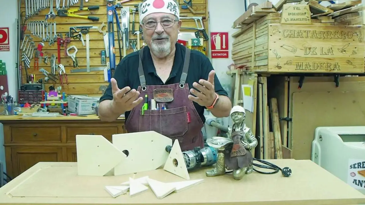 Antonio Nogales, m&aacute;s conocido como 'El chatarrero de la madera'. - VM