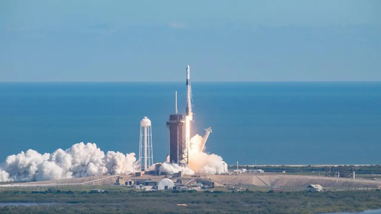 Lanzamiento de un cohete. - Nasa