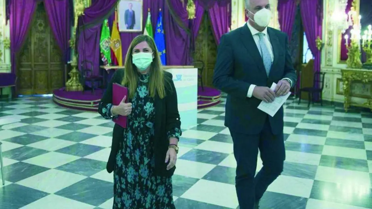 Irene Garc&iacute;a y Juan Carlos Ruiz Boix miden fuerzas hoy en la elecci&oacute;n de delegados al congreso federal.  - A. I.