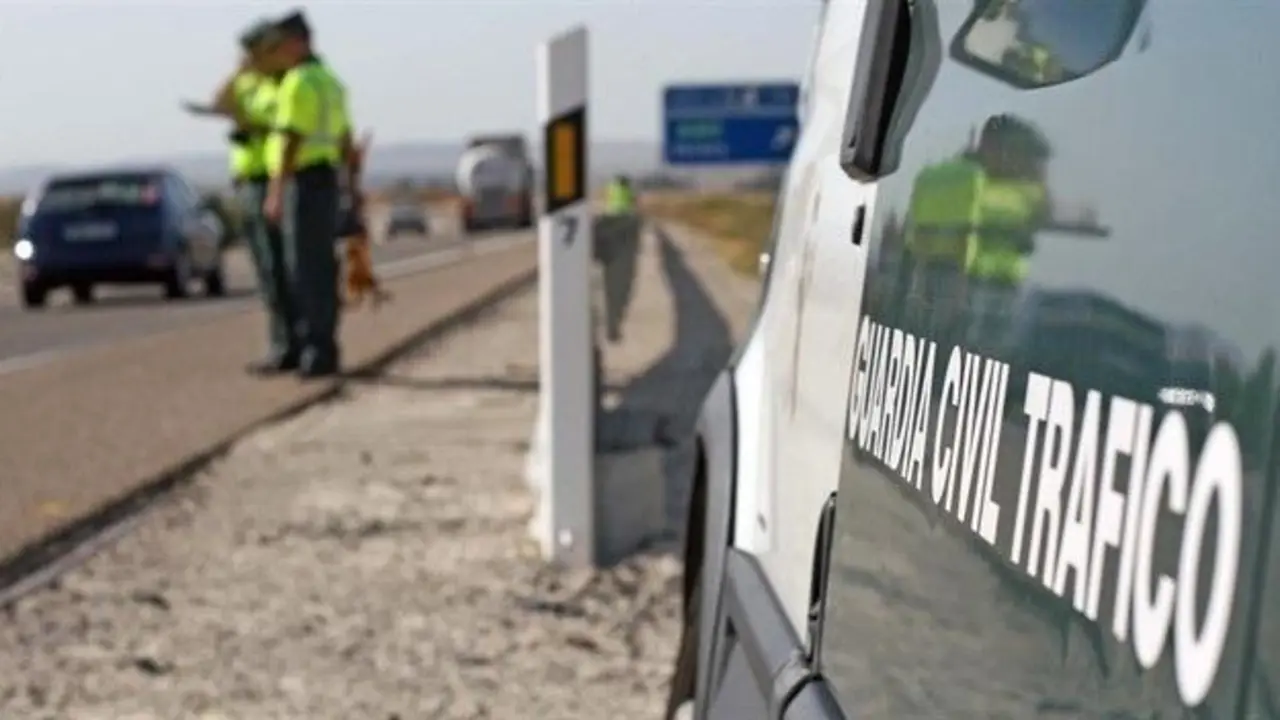 Guardia Civil de Tr&aacute;fico.  - VM