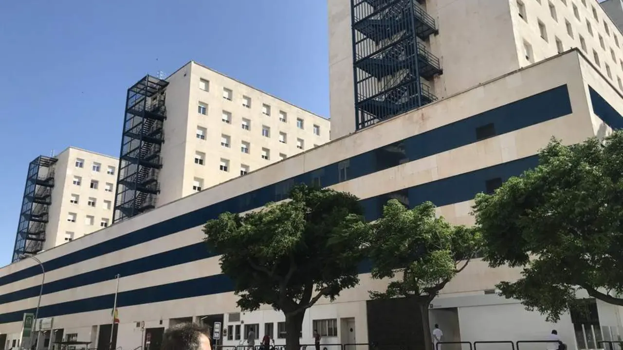 Hospital Puerta del Mar. - AI