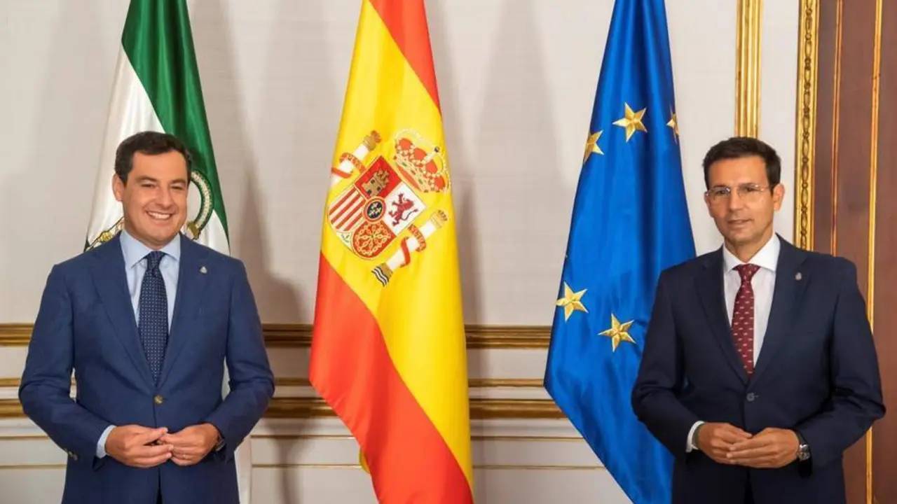 Juanma Moreno y Francisco Cuenca. - EFE