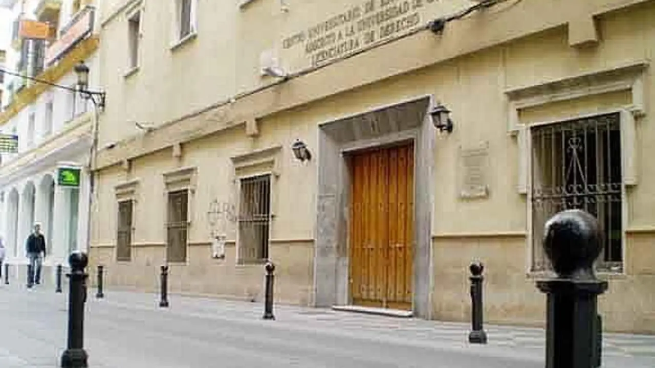 El antiguo hospital militar. - A. I.