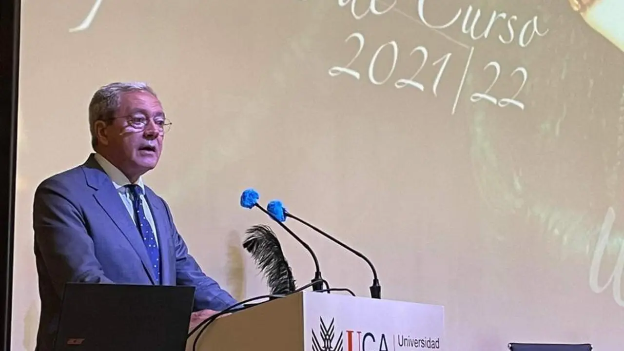 Rogelio Velasco en la apertura del curso 2021/22 de la Universidad de C&aacute;diz. - 