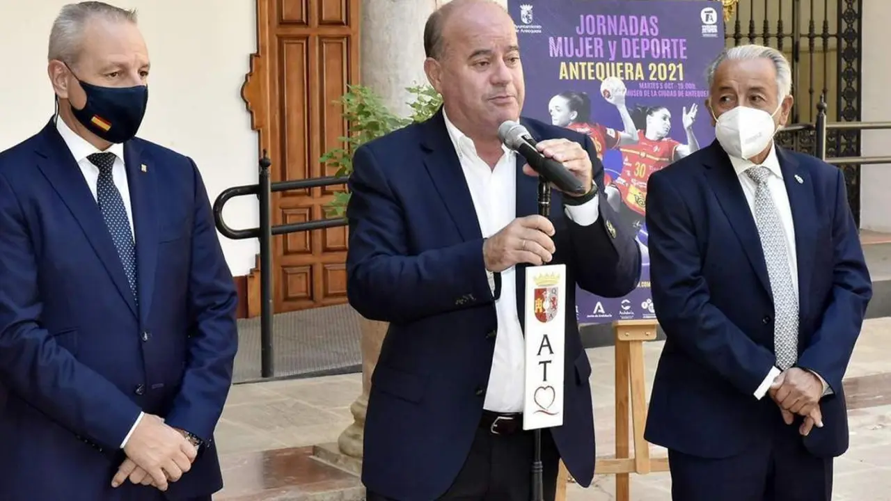 Presentado del partido. - Ayuntamiento