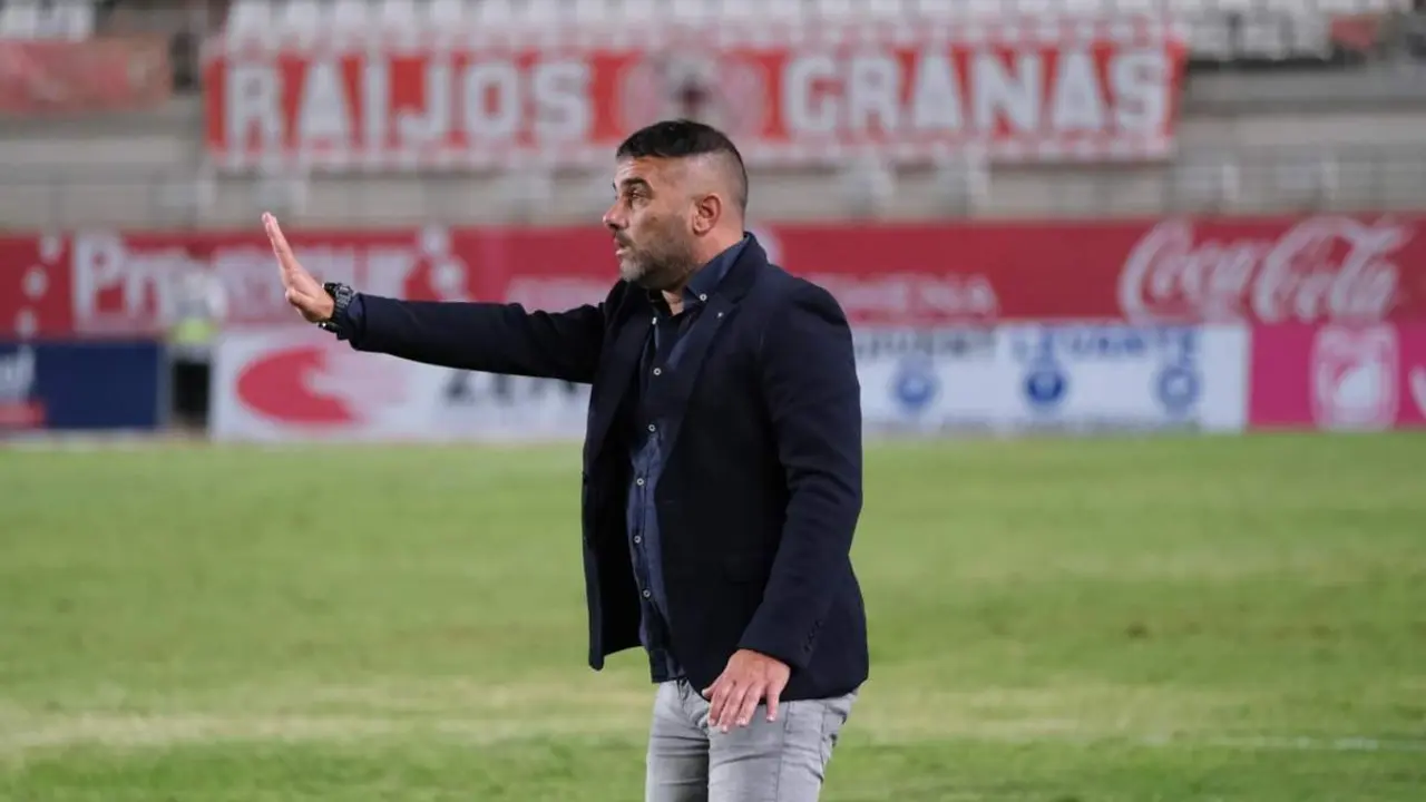 Emilio Fajardo, en el Estadio Enrique Roca de Murcia. - Cristo Garc&iacute;a