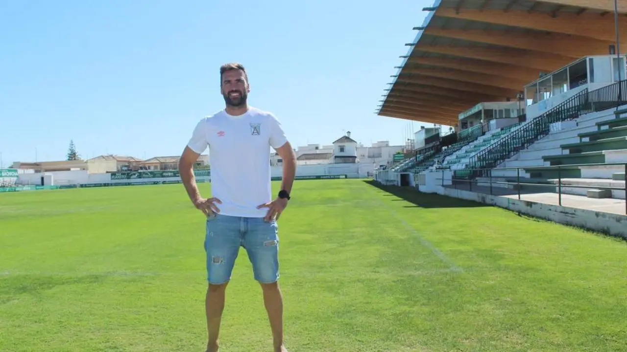Isma Falc&oacute;n, portero del Atl&eacute;tico Sanluque&ntilde;o - Ra&uacute;l J. Bustillos