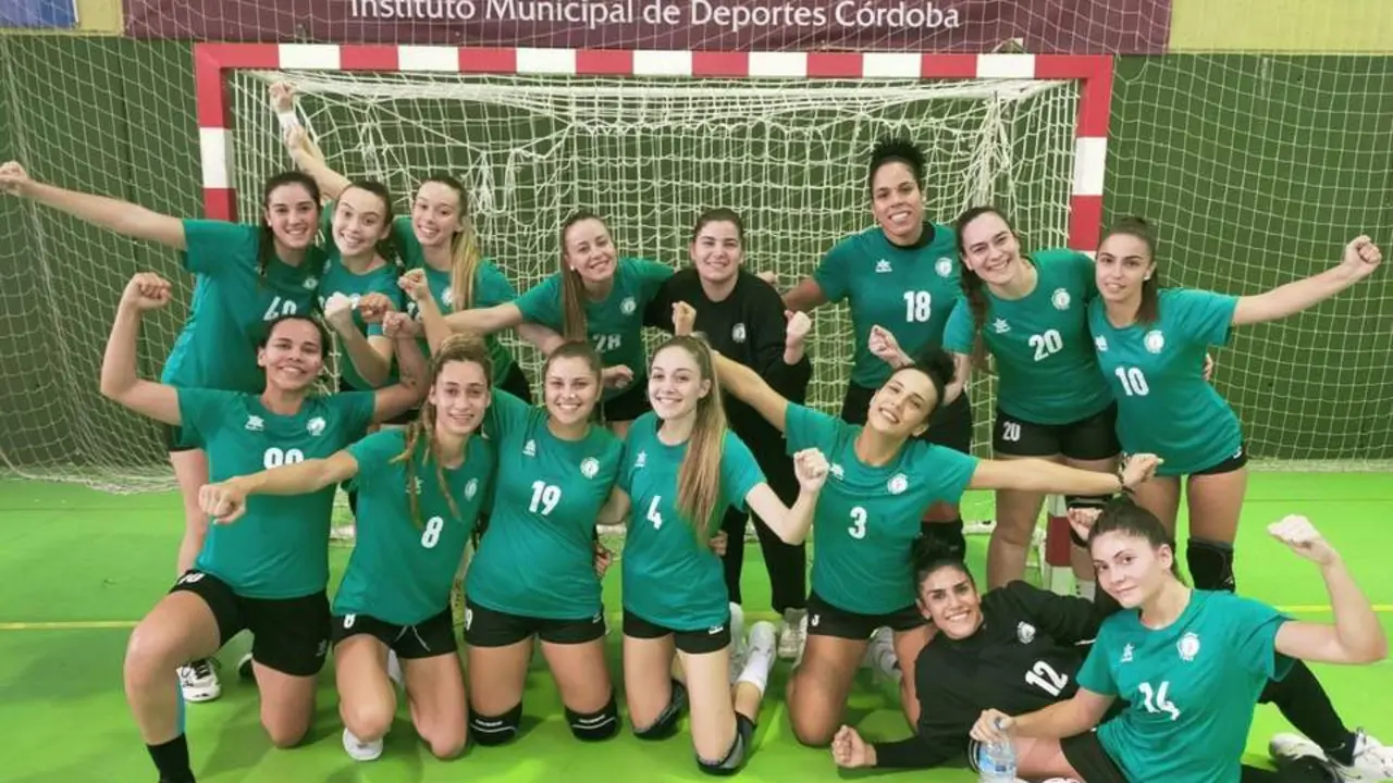 Las jugadoras del Itea C&oacute;rdoba celebran su triunfo ante el Antequera en La Fuensanta - 