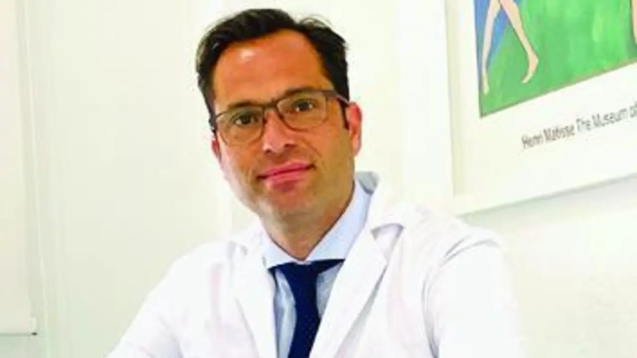 El doctor Romero Imbroda.  - Quir&oacute;nsalud M&aacute;laga