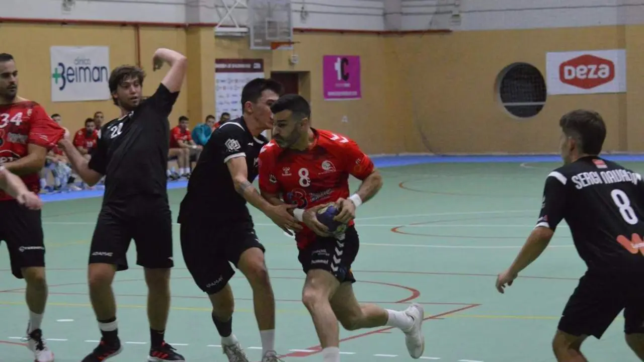 Juli&aacute;n Portero en una acci&oacute;n ante el BM Alcobendas el pasado s&aacute;bado - | Cajasur CBM