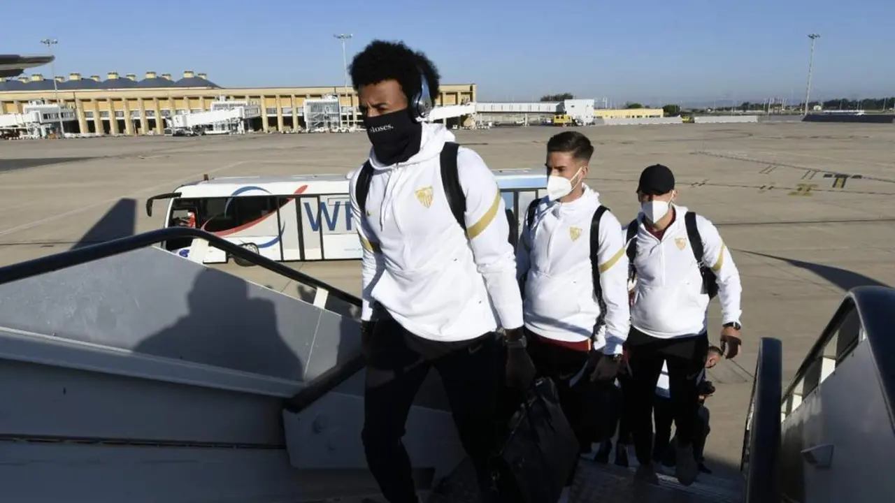 La expedici&oacute;n del Sevilla marcha a Francia para enfrentarse al Lille en Champions League este mi&eacute;rcoles. - sfc