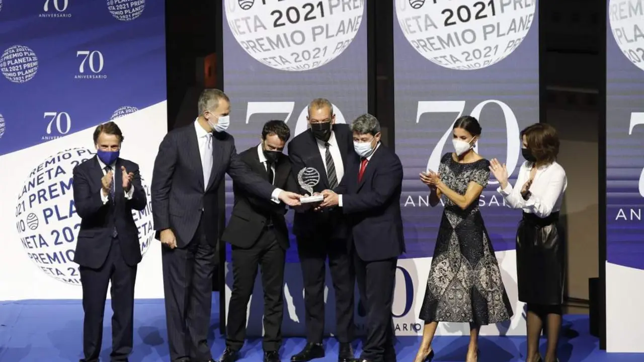 Los ganadores y finalista del 70&ordm; Premio Planeta. - EP