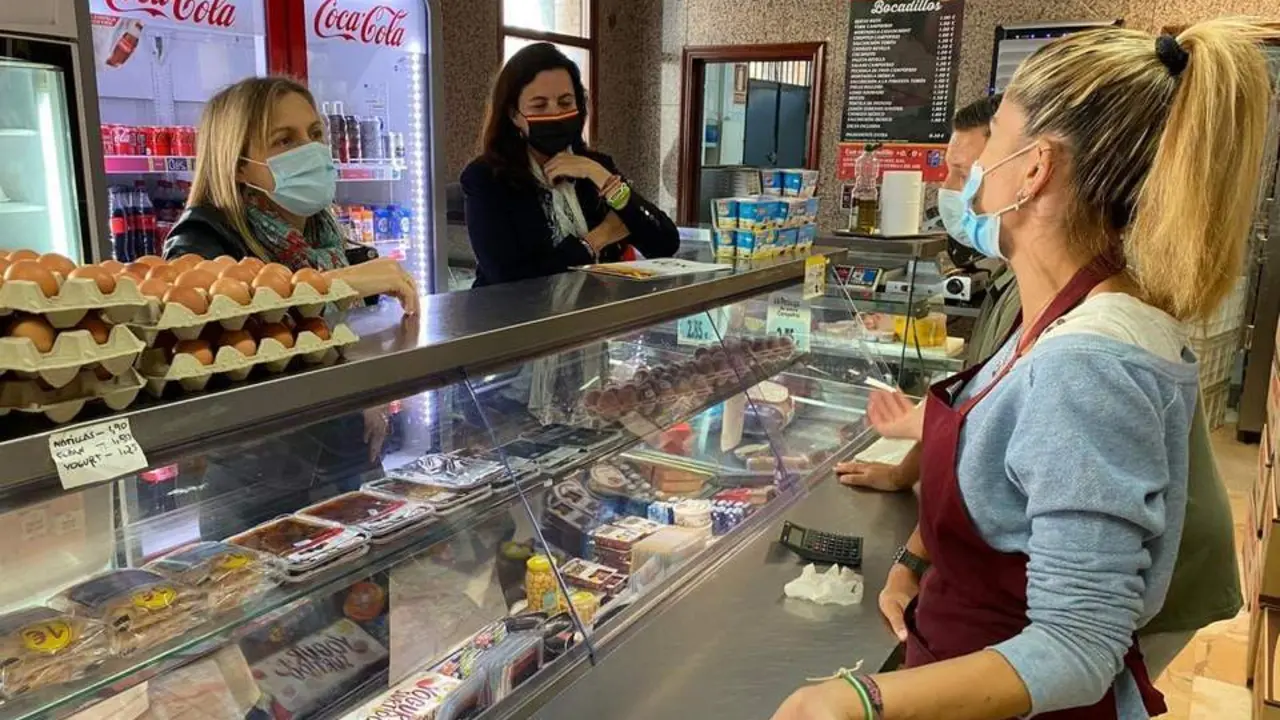 Visita de Pel&aacute;ez a Pino Montano. - VOX