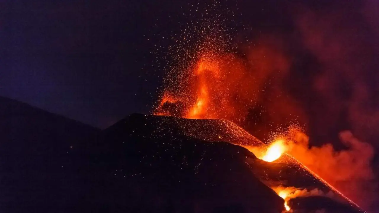 Lava y piroclastos emitidos por el volc&aacute;n de Cumbre Vieja. - ep