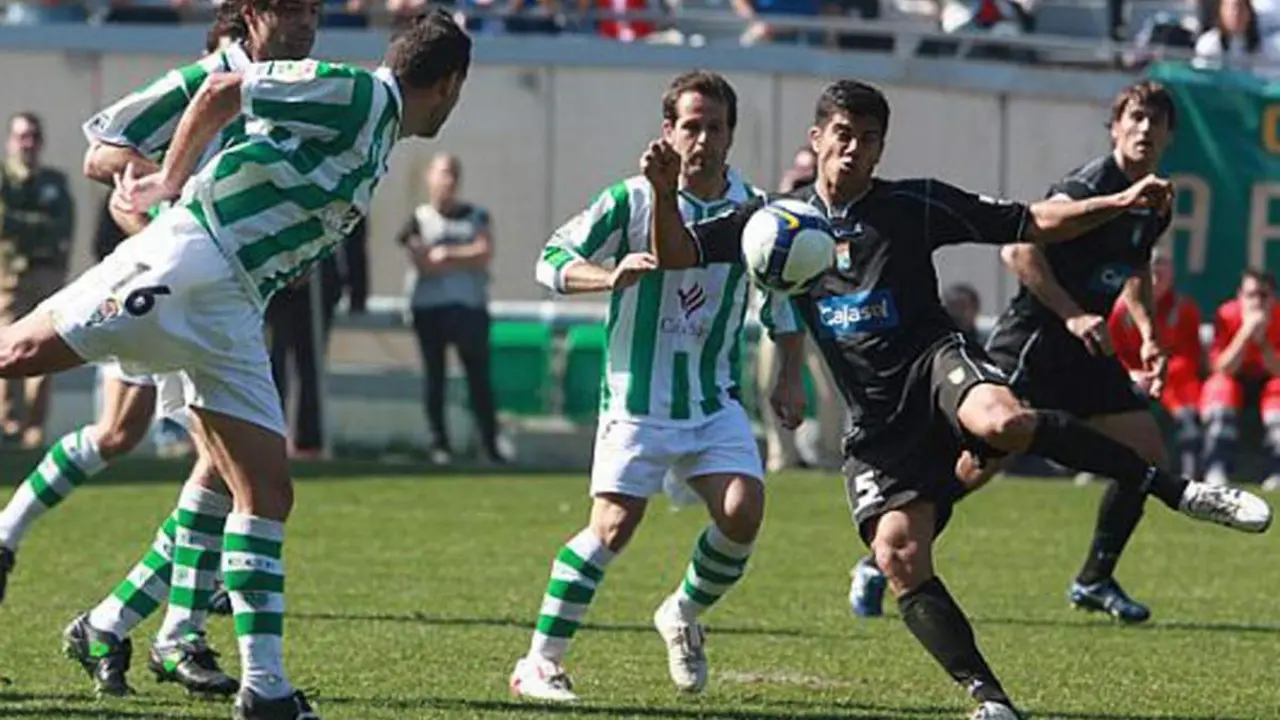 Imagen de uno de los enfrentamientos entre el C&oacute;rdoba y el Xerez CD en la temporada 08/09. - 