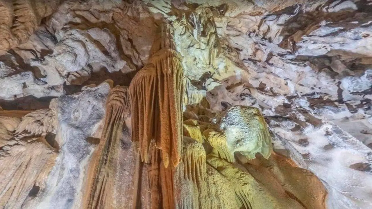Preocpuaci&oacute;n por la cueva de La Ara&ntilde;a.  - CMRV/Change