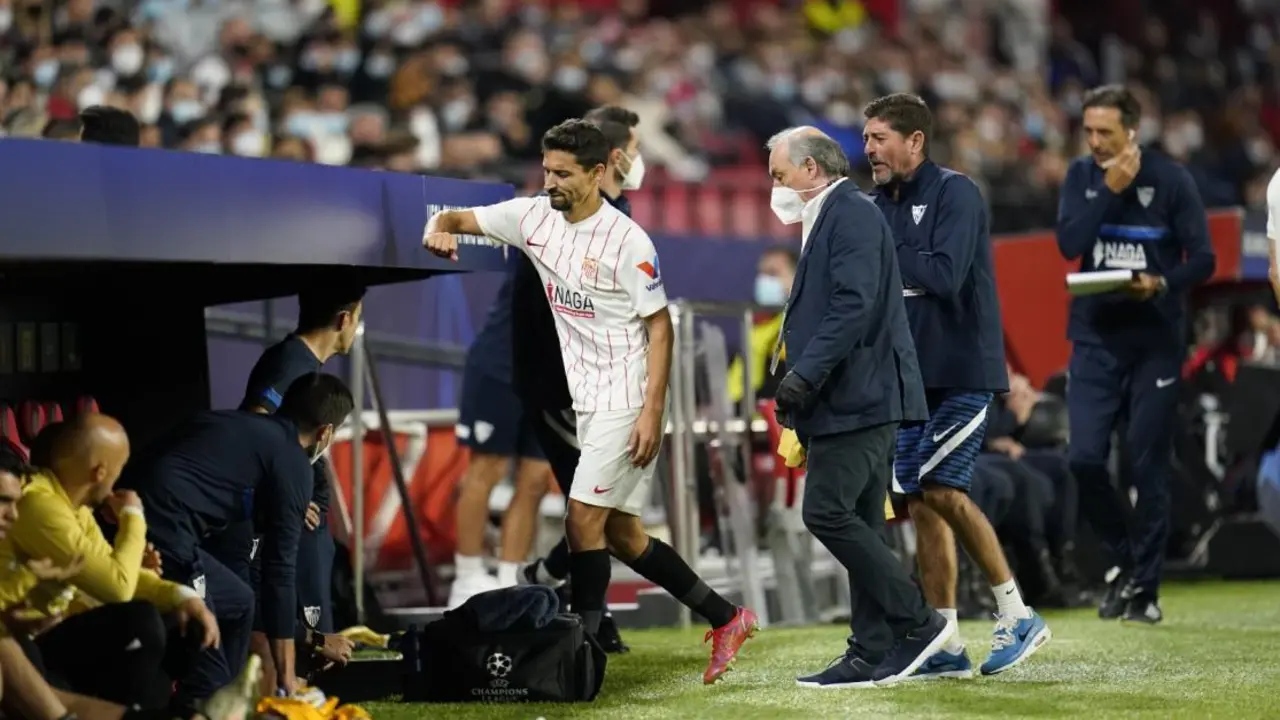 Jes&uacute;s Navas despu&eacute;s de salir sustituido en el partido ante el Lille. - sfc