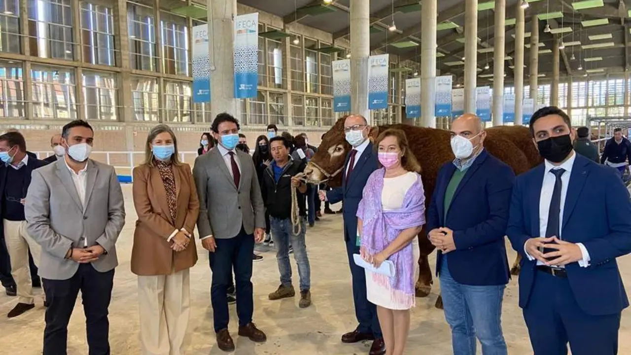 Autoridades en la inauguraci&oacute;n de Fegasur - 