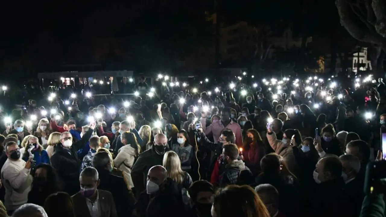 Concentraci&oacute;n en San Roque en repulsa por el crimen. - A. I.