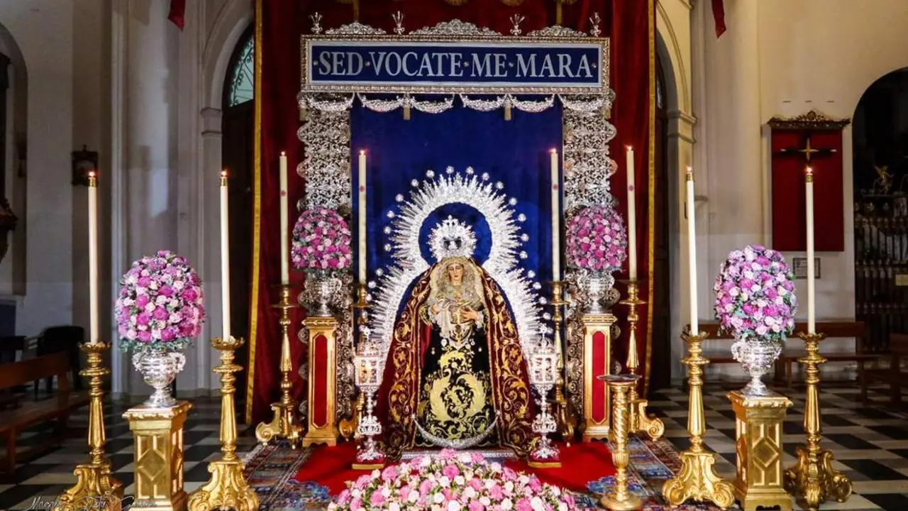 La Virgen de la Amargura, bellamente exornada, durante su reciente Veneraci&oacute;n.  - facebook hdad