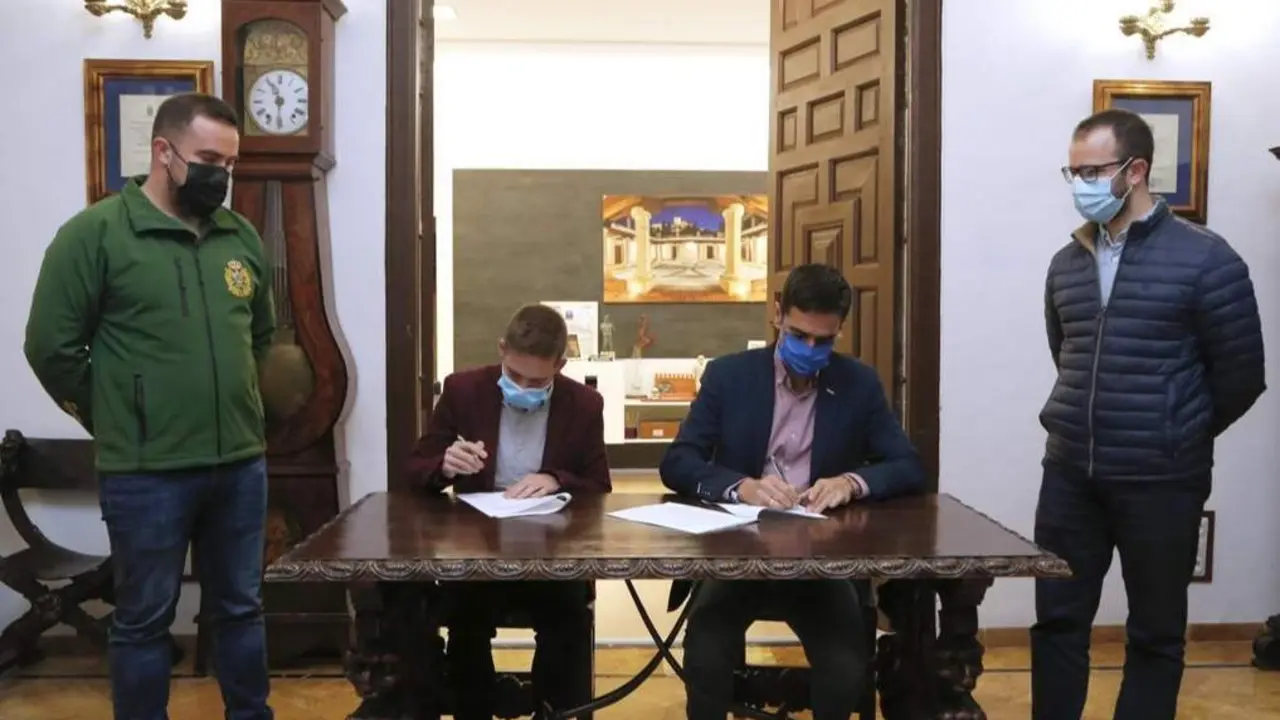 Firma del convenio con las agrupaciones musicales.  - 