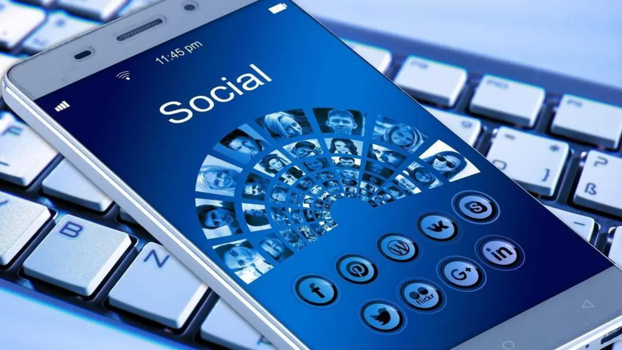 Redes sociales. - 