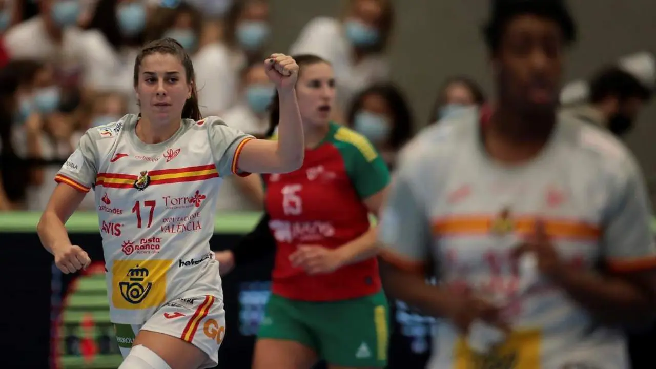 Jennifer Guti&eacute;rrez, con las Guerreras. - EFE